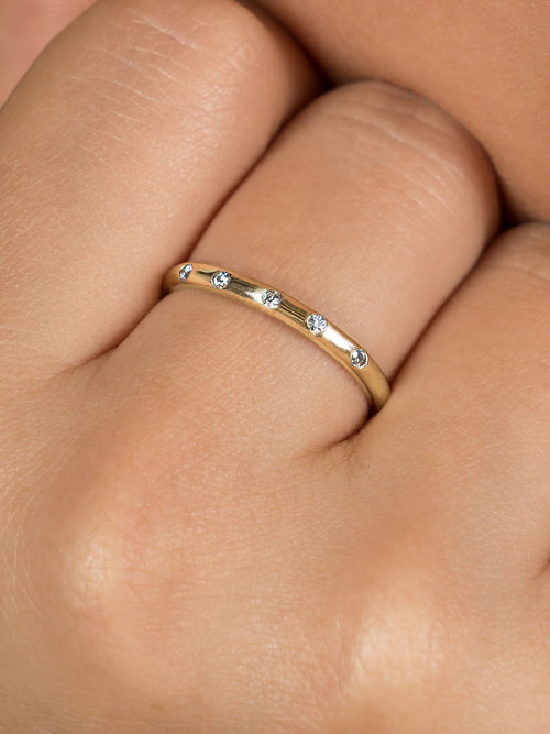 Gold Diamond Flush Set Wedding Band