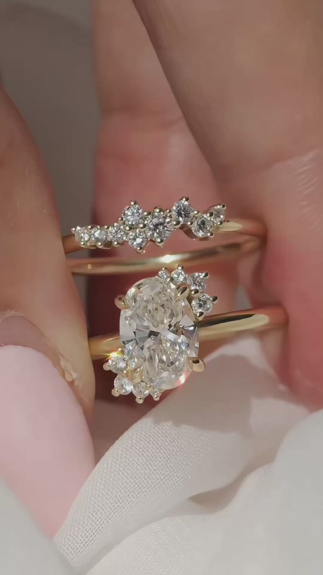 Arlia Oval Cut 1.67ct Diamond Engagement Ring